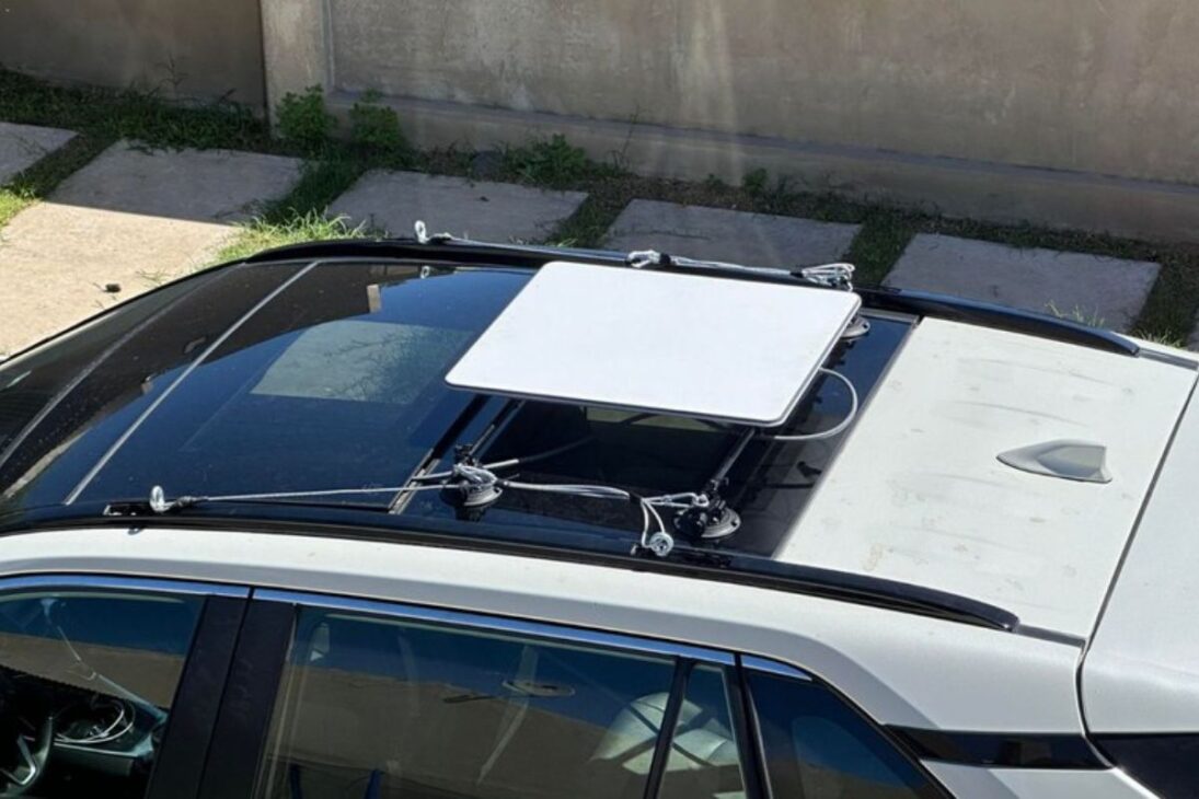 Internet via satélite da Starlink no carro cobre o Brasil inteiro, usa Starlink Mini e planos Viagem, vira hotspot nacional e pode sair mais barata que manter plano móvel caro o ano todo em 2026.