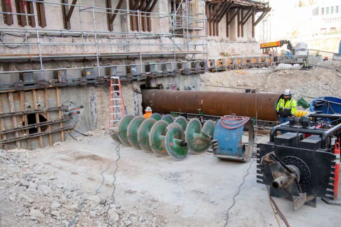 Templo em Salt Lake City recebe isolamento de base e isoladores para reduzir risco de terremoto, com escavação e reforços até 2026.