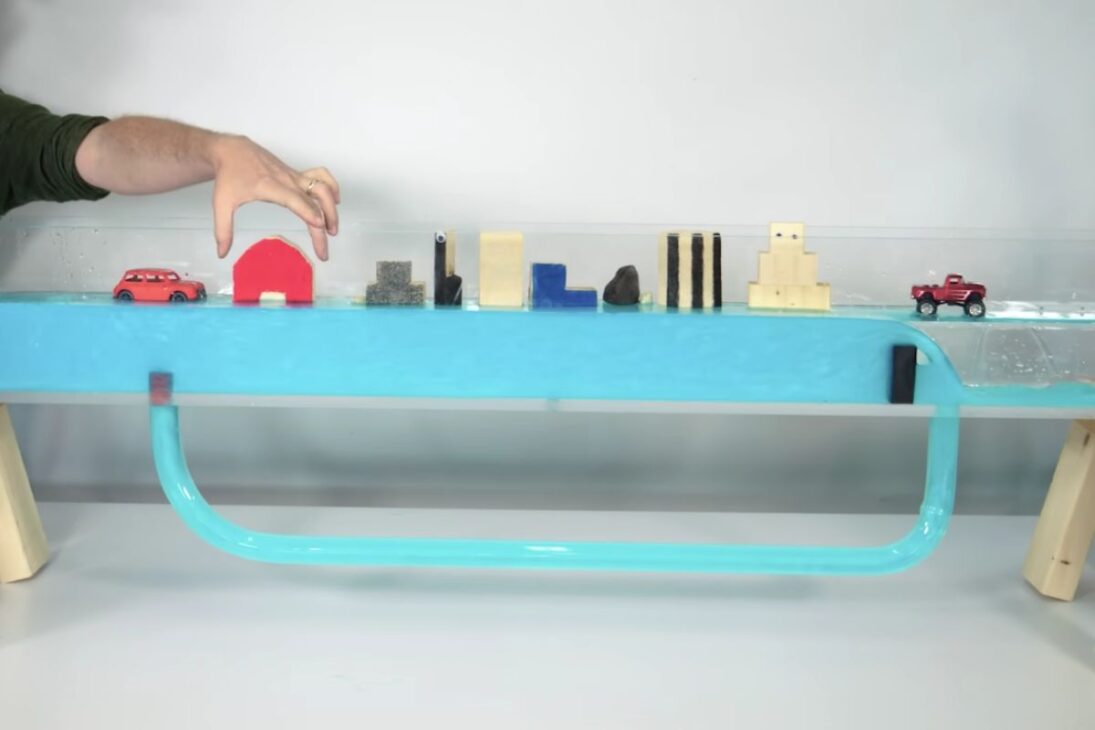 Reportagem explica como lagoas de retenção se tornaram peça central da drenagem urbana, controlam o pico de vazão, reduzem escoamento superficial e mitigam enchentes em cidades que buscam equilibrar infraestrutura e meio ambiente.