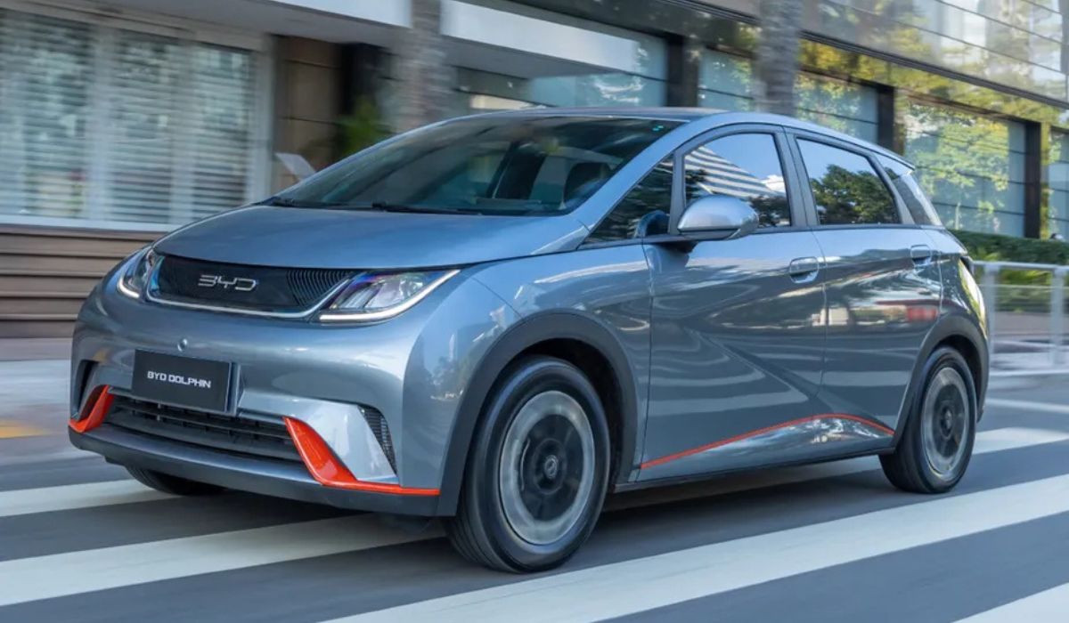 BYD Dolphin lidera ranking dos carros mais desejados do Brasil em pesquisa da Webmotors, que aponta mudanças no perfil do consumidor. (Imagem: Reprodução)