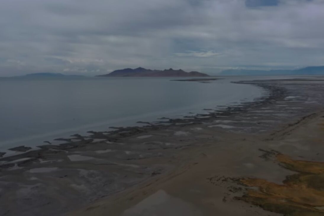 Crise hídrica em Utah seca o Grande Lago Salgado e espalha poeira tóxica com arsênico, mudando economia e saúde de milhões.