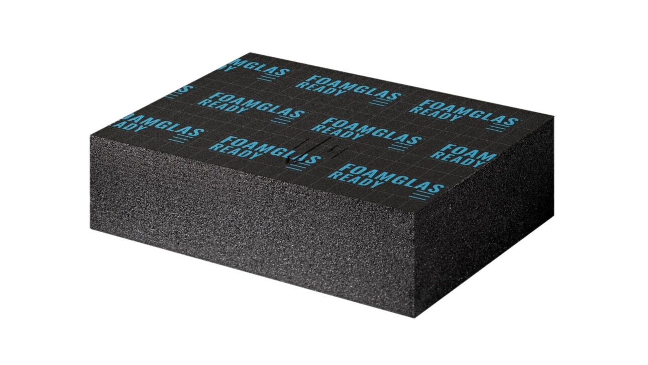 Isolamento de vidro celular ganha espaço na construção por não absorver água, resistir ao fogo e manter desempenho térmico em lajes e subsolos.