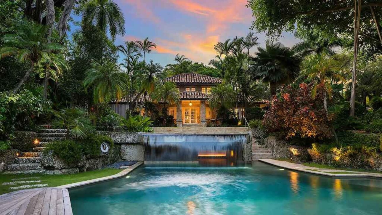 Larry Page compra duas mansões em Coconut Grove por US$ 173,4 milhões e amplia presença entre bilionários de Miami.