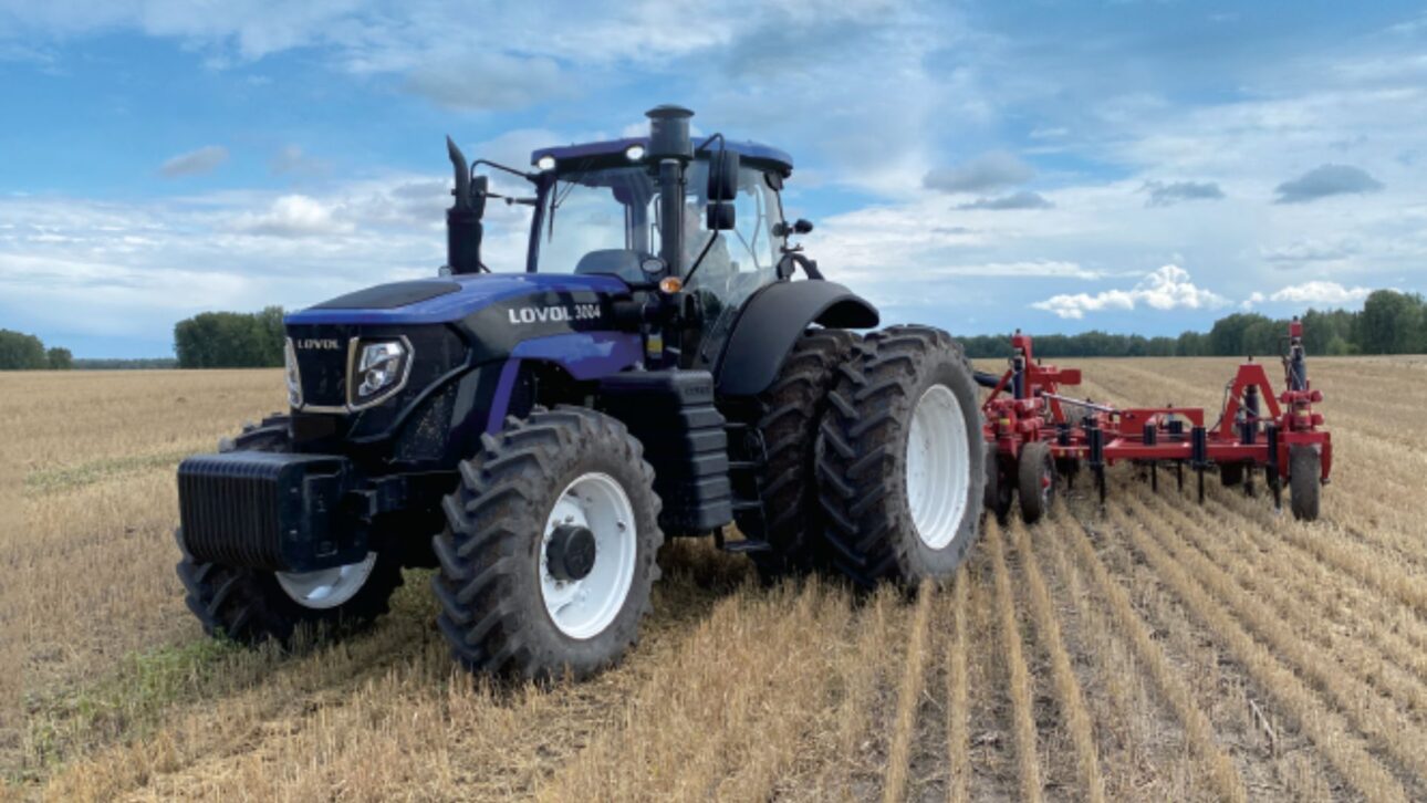 Lovol investe US$ 420 milhões em fábrica na China e mira o Brasil com trator de 240 cv, CVT e produção de 100 mil unidades ao ano.