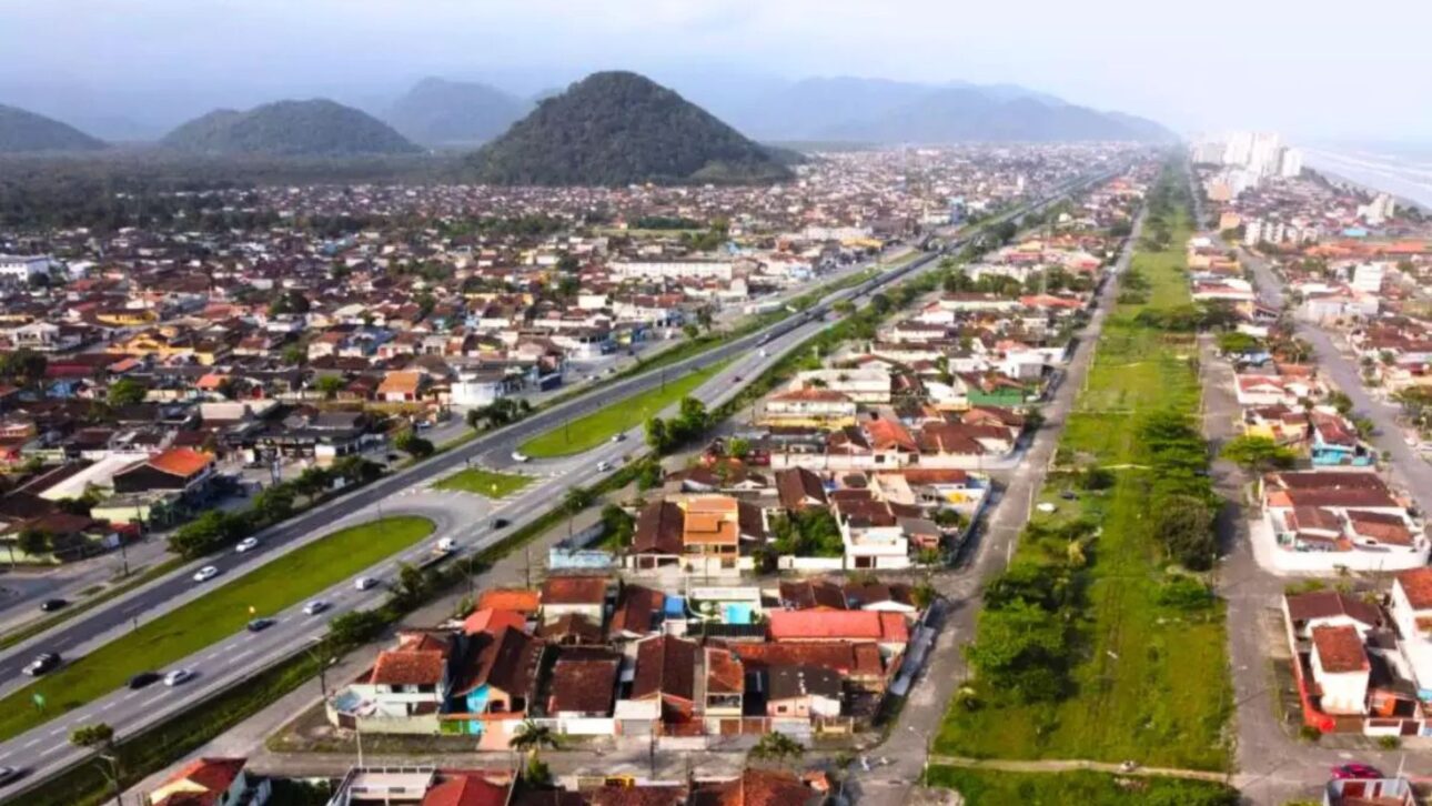 O trecho ferroviário que passa por Mongaguá faz parte do ramal Santos–Cajati, considerado inoperante (Gabriel Freitas/ Prefeitura de Mongaguá)