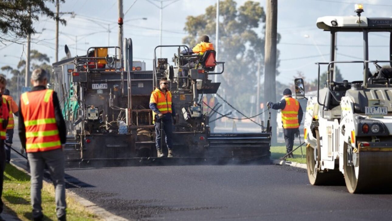 Samoa testa uso de vidro reciclado em tapa-buraco com glassphalt, unindo pavimentação e economia circular em projeto apoiado pelo PNUD.