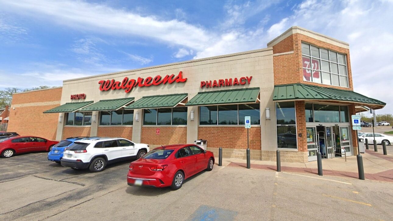 Walgreens fecha centro no Texas, demite 159 funcionários e concentra logística em único polo após reestruturação nos EUA.