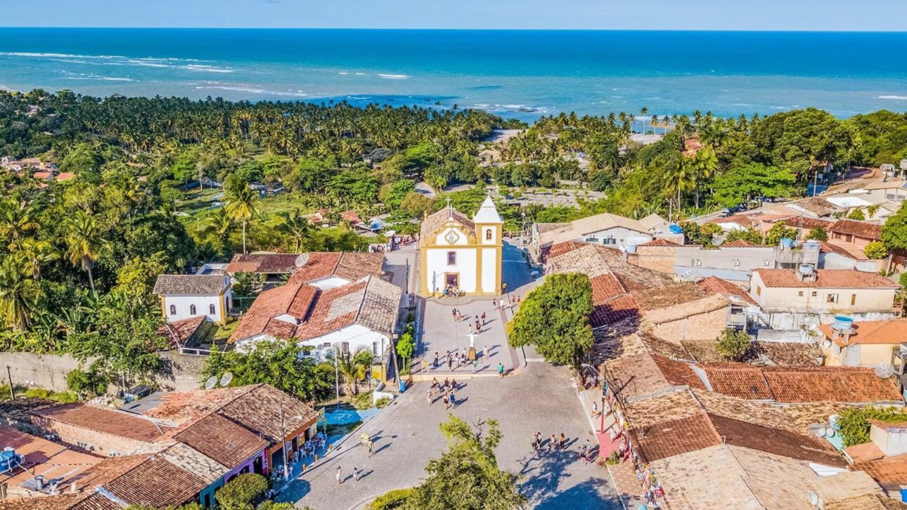 Arraial d’Ajuda é eleito o destino mais acolhedor do mundo no Traveller Review Awards 2024 da Booking.com, com base em 309 milhões de avaliações.