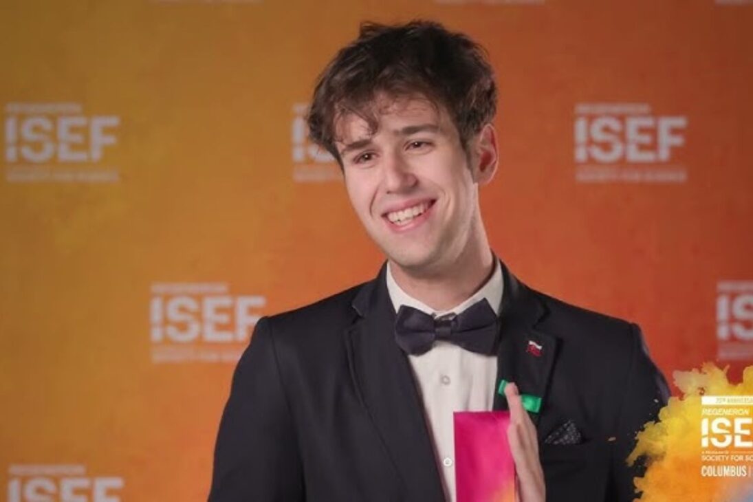 Estudante da Eslováquia vence feira de ciência, cria rota mais barata para antiviral com milho e leva US$ 100 mil após superar quase 1.700 finalistas.