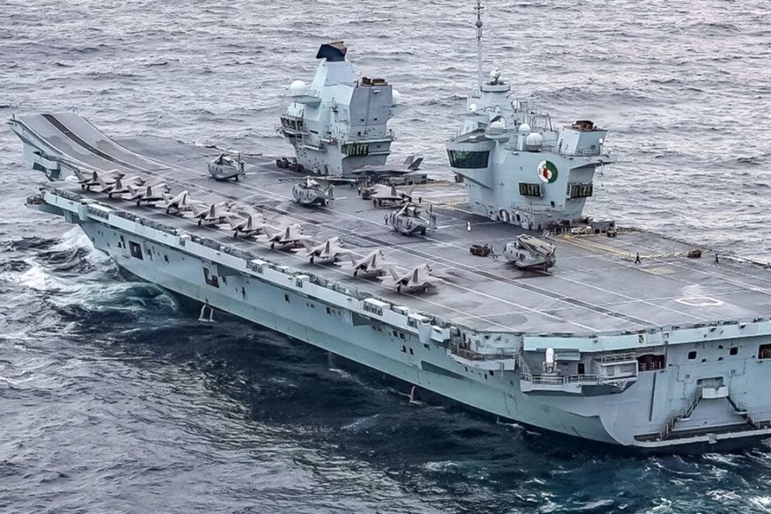 HMS Prince of Wales, porta-aviões da classe Queen Elizabeth, reforça a Marinha britânica e recoloca o Reino Unido na disputa por presença naval oceânica de grande escala.
