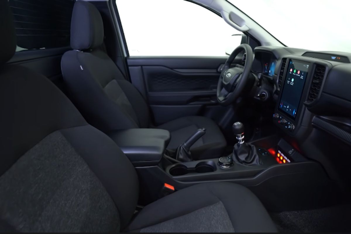 Com câmbio automático, 4x4 e até 1.371 kg de carga, Ford Ranger cabine simples e chassi estreia no Brasil para trabalho pesado com preços a partir de R$ 248.600