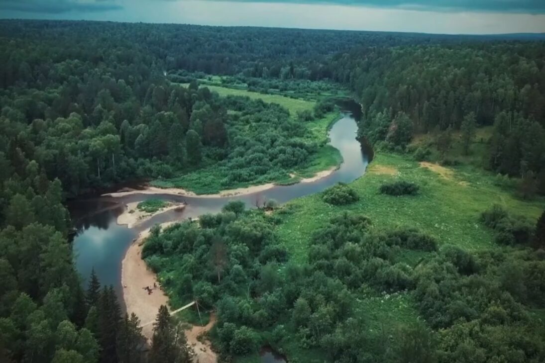 engenheiros soviéticos desviaram rios para expandir algodão, secaram o Mar de Aral e criaram deserto tóxico em uma das maiores catástrofes ambientais do século XX.