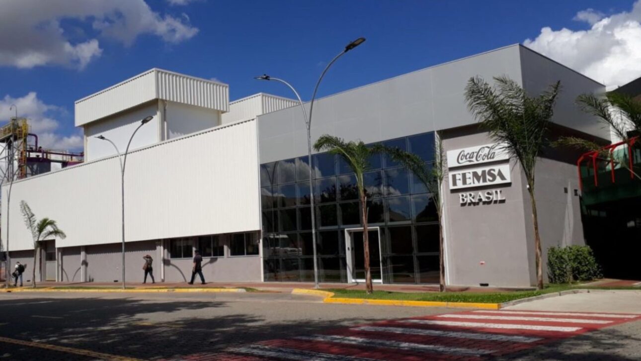 A maior fábrica da Coca-Cola do mundo fica em Jundiaí, com 2 bilhões de litros anuais e tecnologia que movimenta o polo logístico do Brasil.