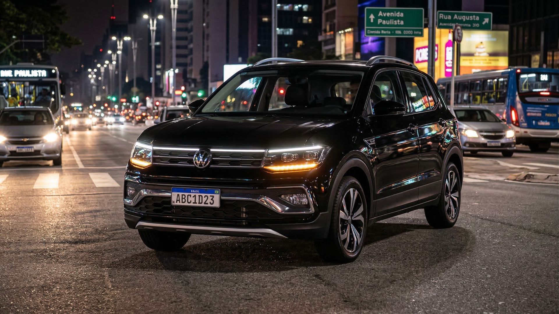 Flagra revela novo visual do Volkswagen T-Cross e indica SUV com motor 1.5 TSI Evo2 híbrido de 150 cv, faróis em LED conectados e possível estreia no Brasil em 2027.