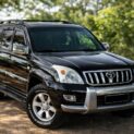 Toyota Land Cruiser Prado vira estrela entre SUVs usados no Brasil ao entregar luxo, espaço para 8 pessoas, tração 4x4 e robustez lendária por preço muito menor que rivais modernos (2)